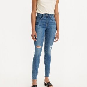 Levi's Women's 721 High Rise Skinny Jeans in Blue